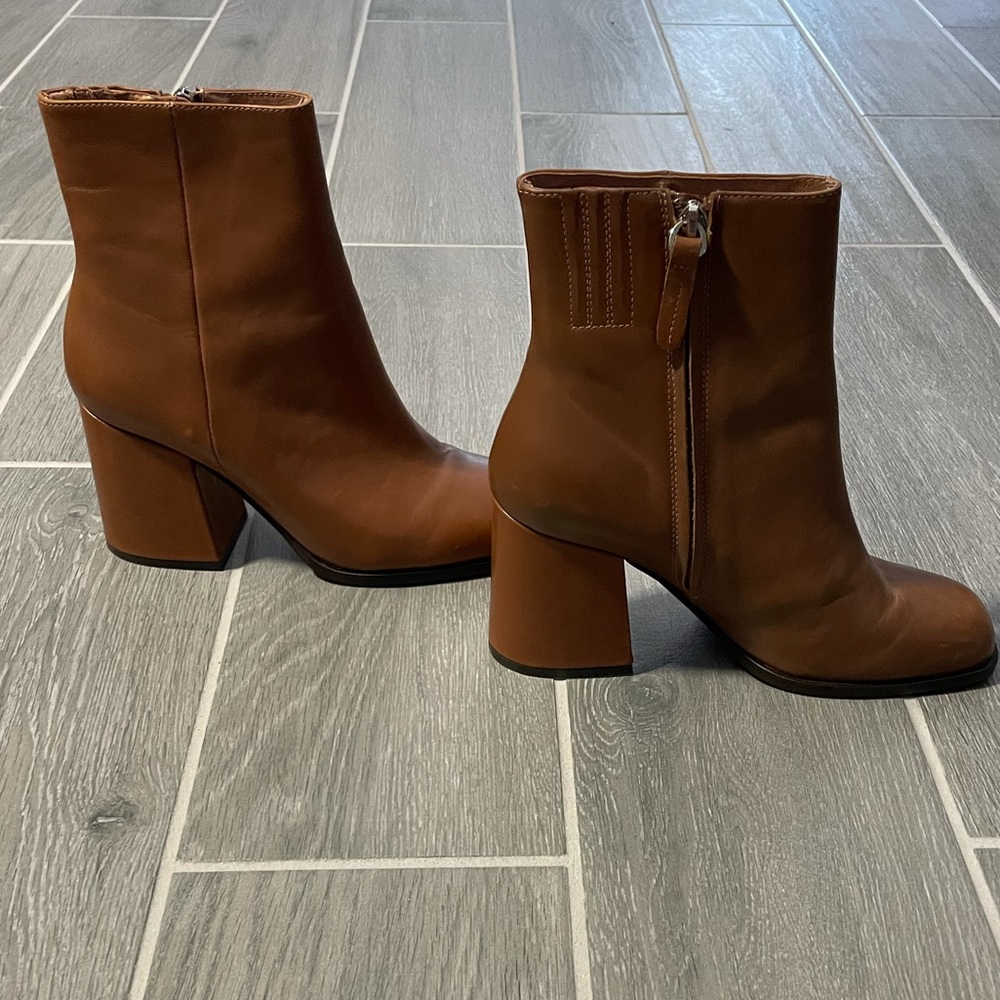 Alias Mae Cognac booties. Superb condition.